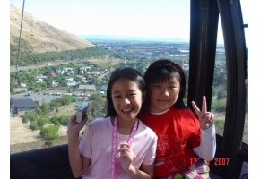 2 สาวน้อยบน Christchurch Gondola