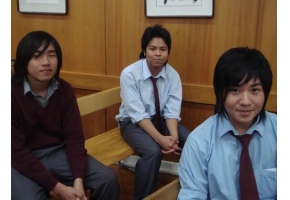 3 หนุ่ม 3 มุม ที่ Darfileld High School