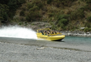 Jet boat ความเร็วสูงค่ะ